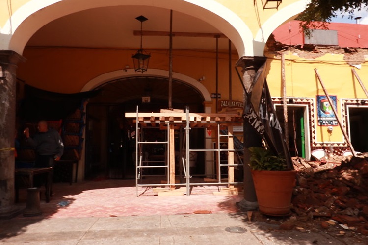 ORIGEN. En el sitio siniestrado se detectó una infiltración de agua y estructuras viejas. (Foto: Especial) 